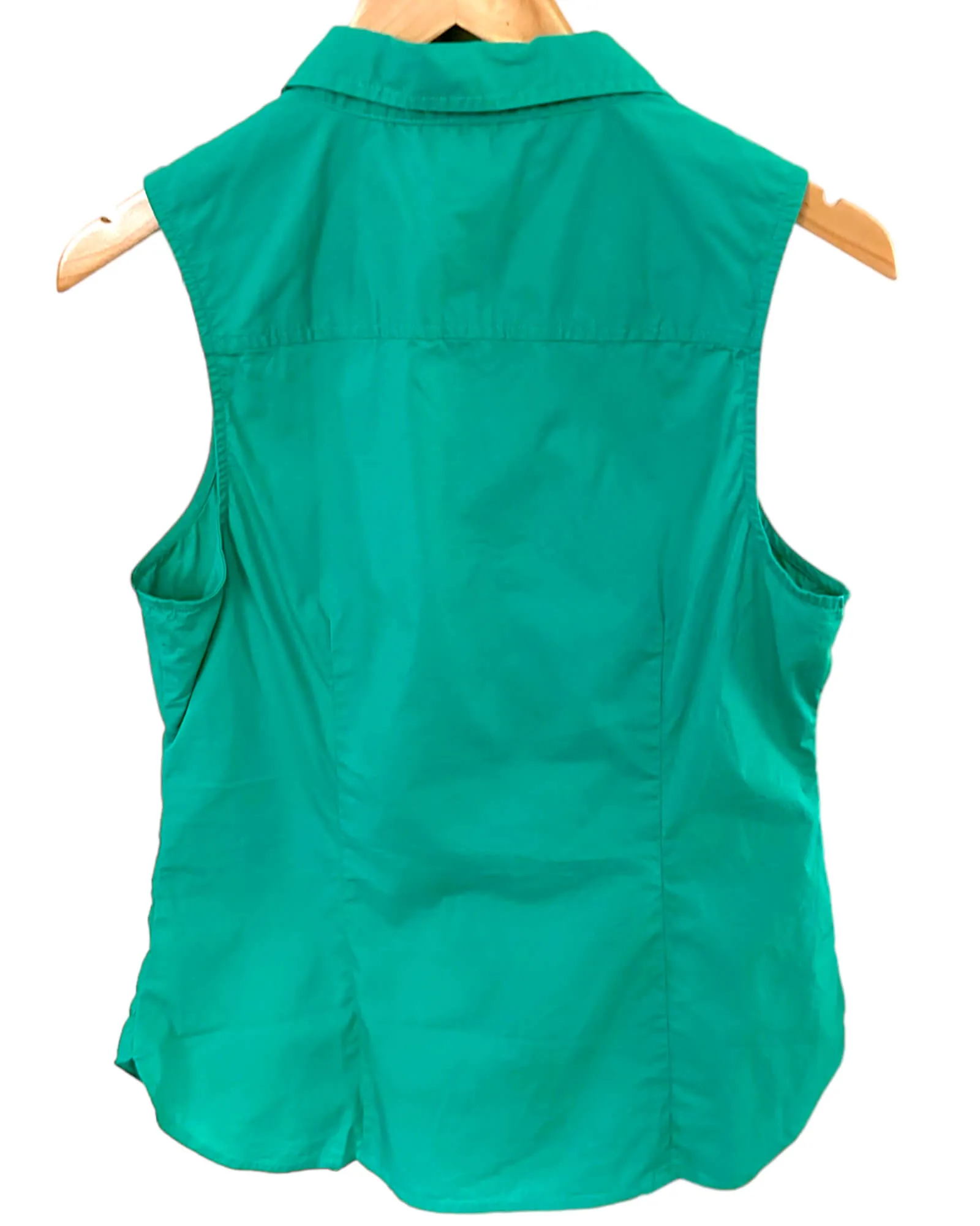 Light Spring Shamrock Sleeveless Button-Up Shirt